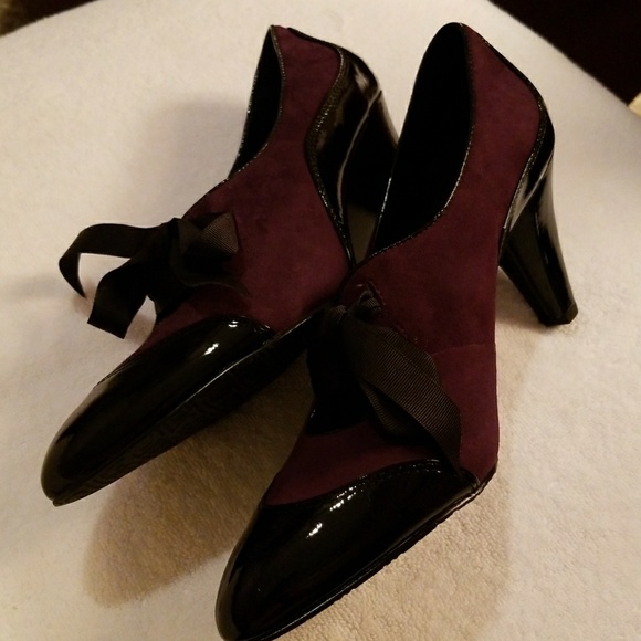 DONATED - NWOT Spectator Shoes - Picture 8 of 8